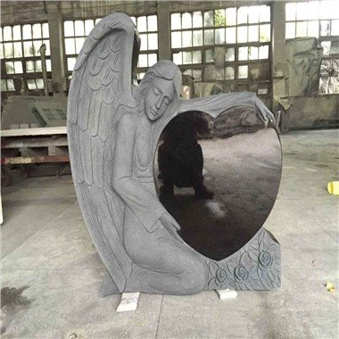Lapide di angelo e cuore