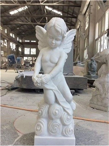 Statua in marmo cherubino
