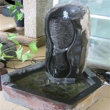 Fontana Di Pietra Al Coperto